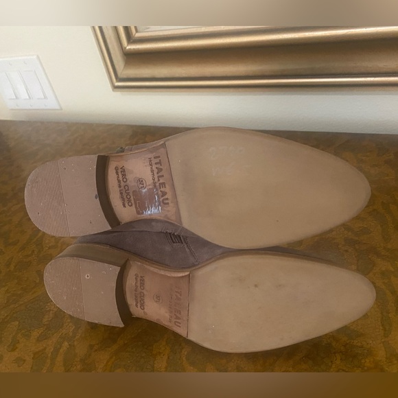 Italeau Miranda Waterproof women’s brown suede ankle boot with studded accents - Picture 5 of 11